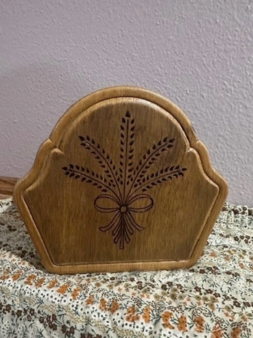 Vintage Napkin/letter Holder Wooden Wheat Design Scalloped Edges